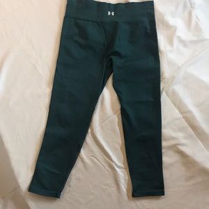 Under Armour compression Capri leggings